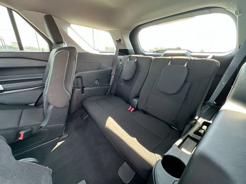 Used 2022 Ford Explorer XLT AWD/4WD image 28