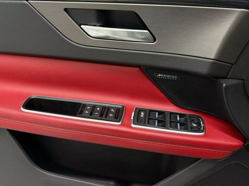 Used 2018 Jaguar XF S image 10