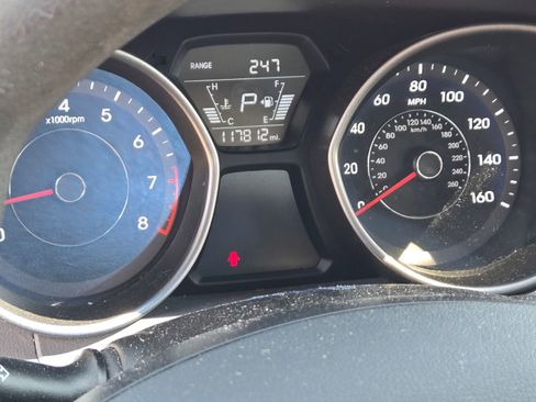 Used 2014 Hyundai Elantra SE w/ Option Group 02 image 9