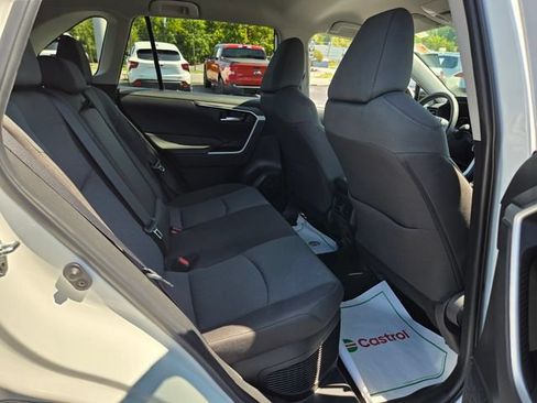 Used 2025 Toyota RAV4 XLE AWD/4WD image 20