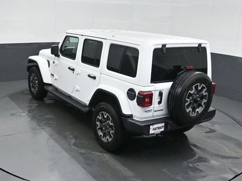 New 2026 Jeep Wrangler Unlimited Sahara AWD/4WD image 31
