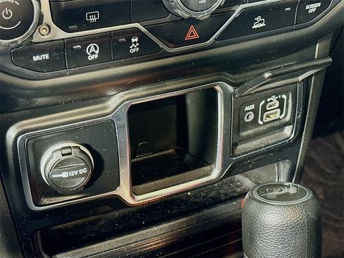 Used 2022 Jeep Wrangler Sport image 26