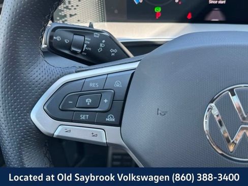 Certified 2025 Volkswagen Tiguan SE R-Line AWD/4WD image 42