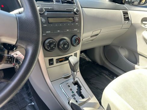 Used 2011 Toyota Corolla LE image 14