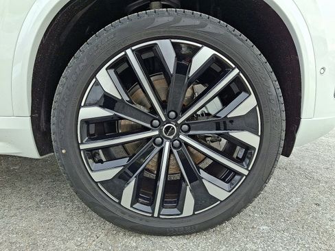 New 2026 Volvo XC90 B6 Ultra w/ Protection Package image 5