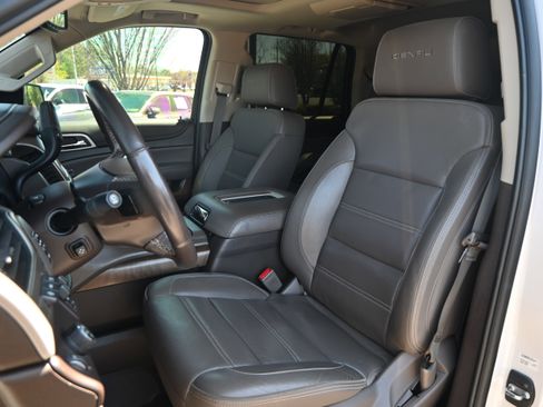 Used 2019 GMC Yukon Denali w/ Denali Ultimate Package image 7