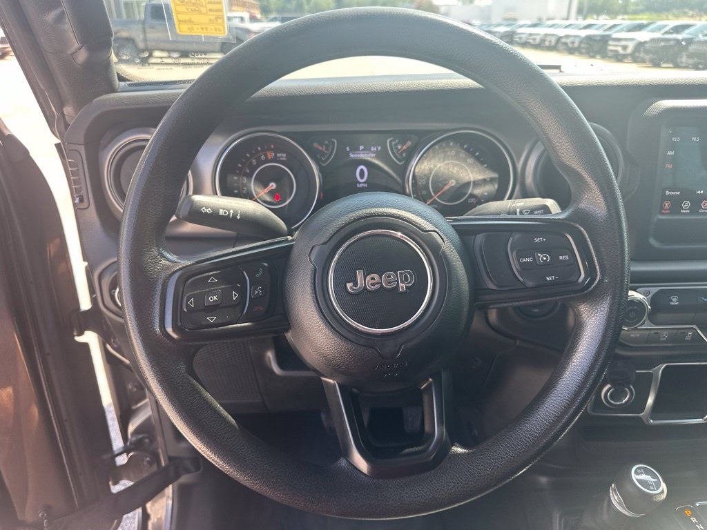 Used 2023 Jeep Gladiator Sport AWD/4WD image 12
