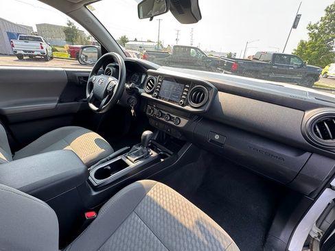 Used 2022 Toyota Tacoma SR AWD/4WD image 29