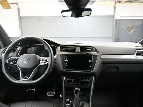 Used 2024 Volkswagen Tiguan SE R-Line image 22