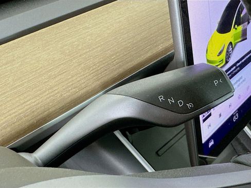 Used 2020 Tesla Model 3 Standard Range Plus image 23