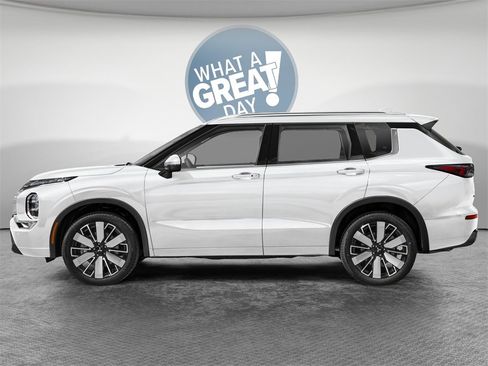 New 2025 Mitsubishi Outlander SEL image 3