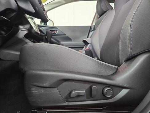 Used 2025 Subaru Crosstrek 2.0i Premium image 28