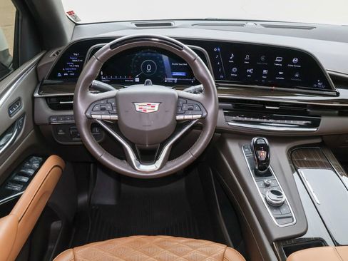 Used 2023 Cadillac Escalade Premium Luxury w/ LPO, Radiant Package AWD/4WD image 18