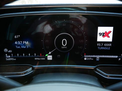 Used 2023 Cadillac Escalade Sport Platinum w/ LPO, ONYX Package image 21