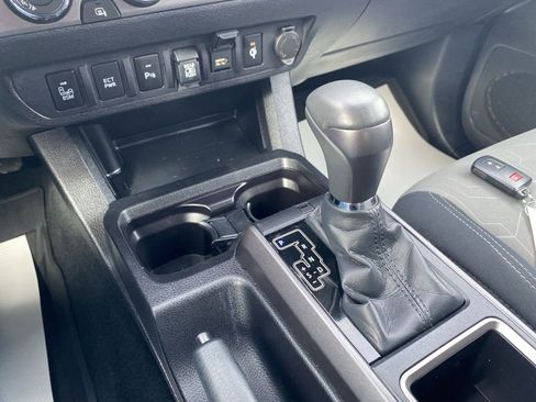 Used 2023 Toyota Tacoma TRD Sport w/ Technology Package image 33