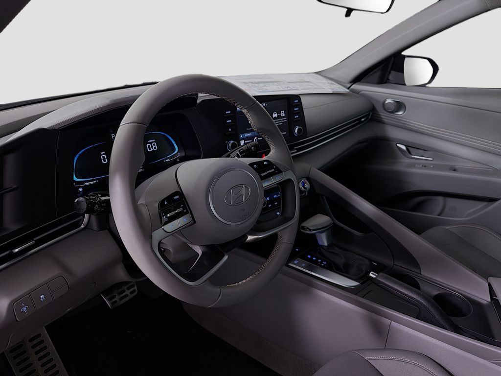 Used 2025 Hyundai Elantra Sport FWD image 11