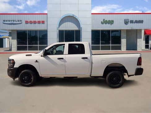 New 2026 RAM 2500 Tradesman AWD/4WD image 3
