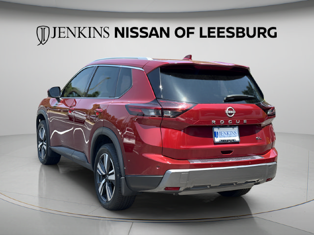 Certified 2025 Nissan Rogue SL FWD image 10