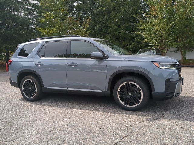 New 2026 Honda Pilot Touring image 2