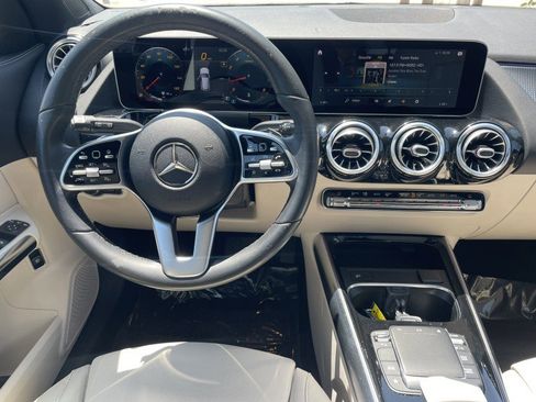 Used 2021 Mercedes-Benz GLA 250 w/ Premium Package image 13