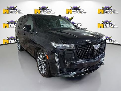 Used 2022 Cadillac Escalade Sport Platinum AWD/4WD image 3