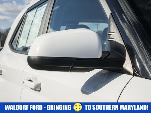 Used 2024 Hyundai Venue SEL image 12