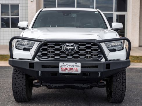Used 2023 Toyota Tacoma TRD Off-Road w/ TRD Premium Off Road Package image 2