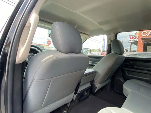 Used 2015 RAM 1500 Express image 17