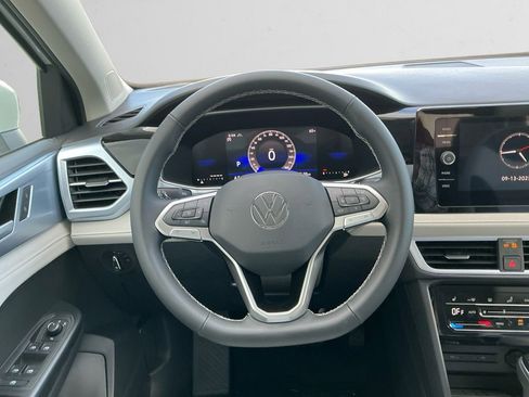 New 2025 Volkswagen Taos SE image 12