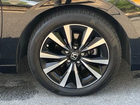 Used 2024 Honda Civic EX-L image 31