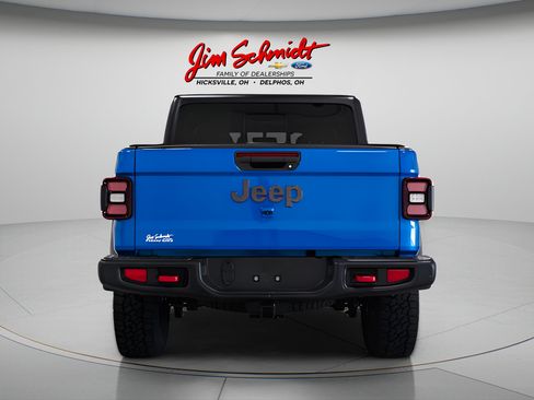 Used 2023 Jeep Gladiator Rubicon w/ LED Lighting Group AWD/4WD image 5