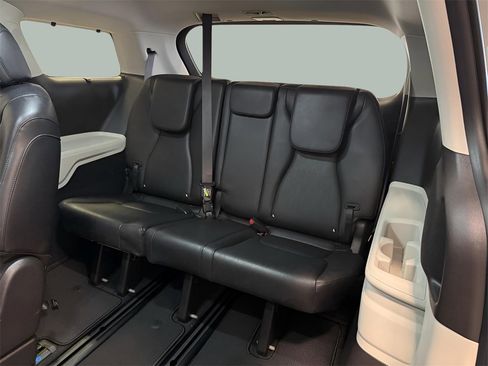 Used 2022 Kia Carnival SX image 11