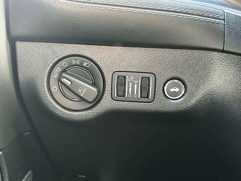 Used 2022 Dodge Challenger GT w/ Plus Package image 8