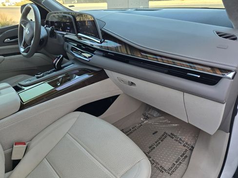 Used 2023 Cadillac Escalade ESV Sport Platinum w/ LPO, ONYX Package image 23