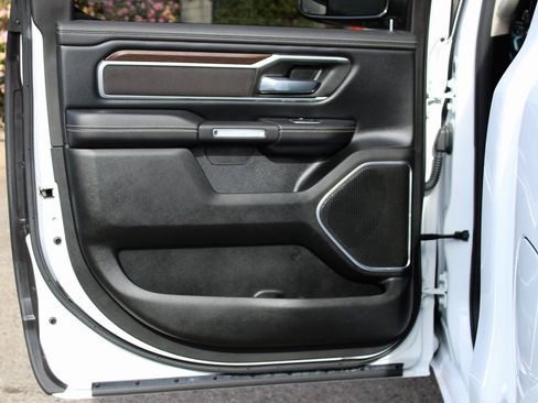 Used 2022 RAM 1500 Laramie image 32