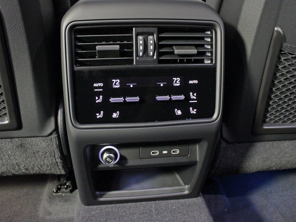 Certified 2026 Porsche Cayenne E-Hybrid Coupe AWD/4WD image 37