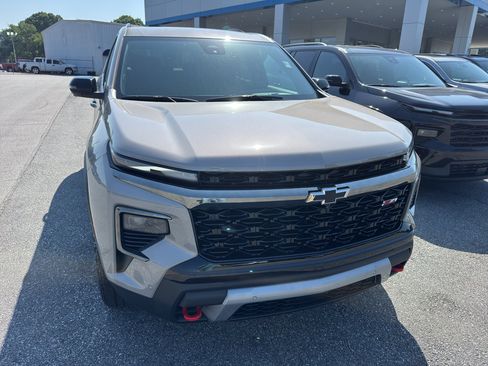 New 2026 Chevrolet Traverse Z71 w/ Enhanced Driving Package AWD/4WD image 2