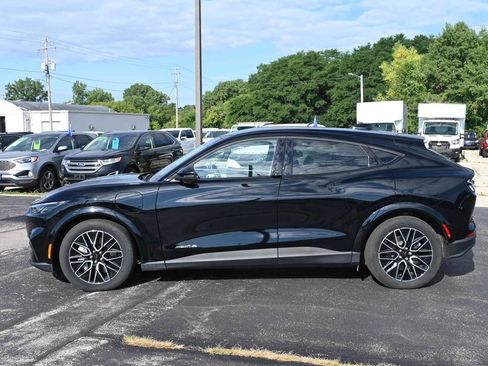 Certified 2025 Ford Mustang Mach-E Premium AWD/4WD image 5