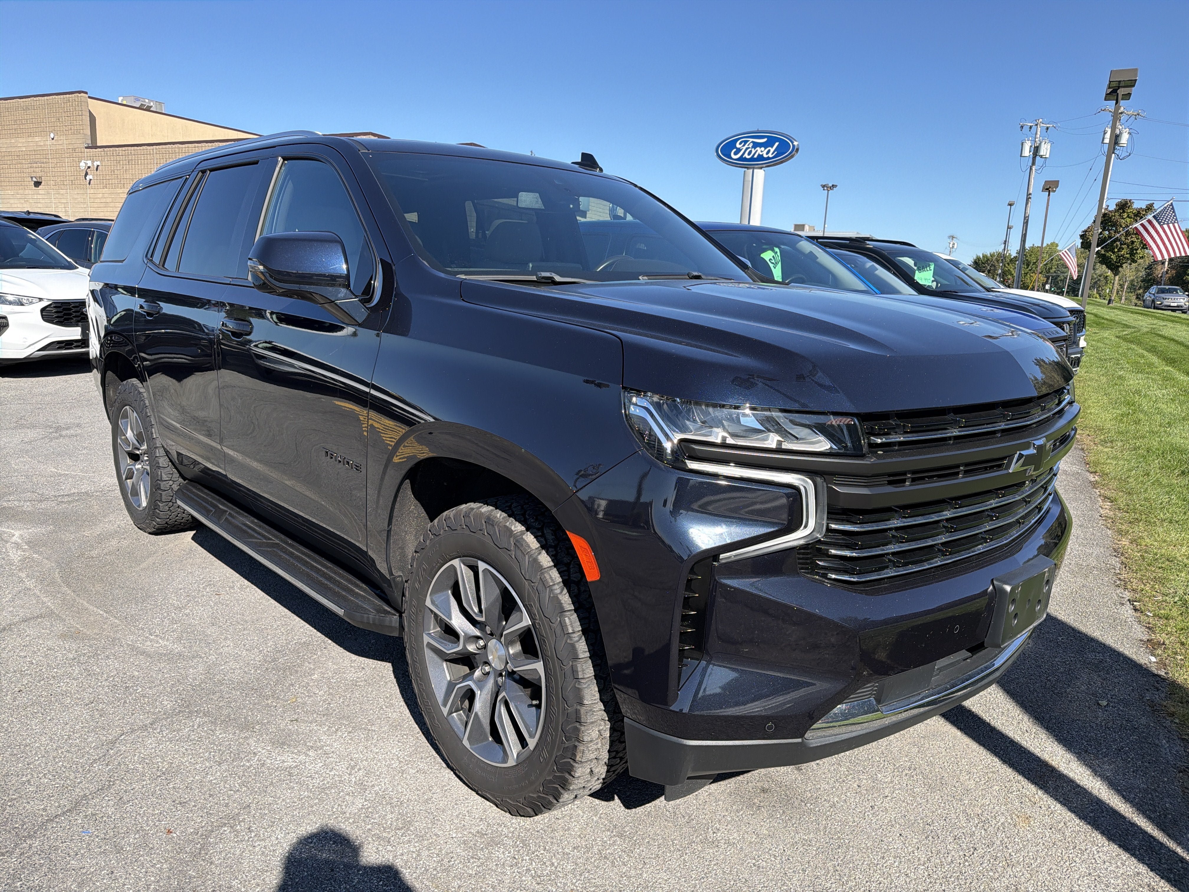 Used 2022 Chevrolet Tahoe LT w/ LT Signature Plus Package AWD/4WD image 2