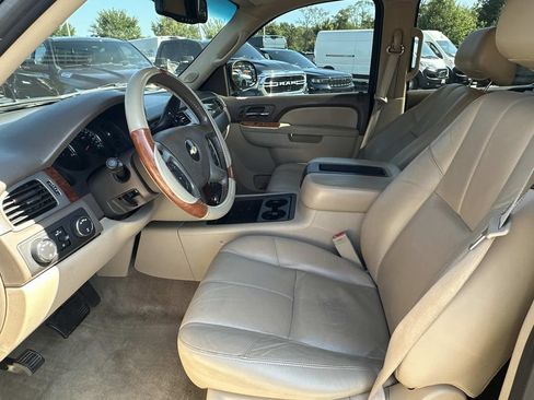 Used 2011 Chevrolet Tahoe LT w/ Luxury Package AWD/4WD image 15