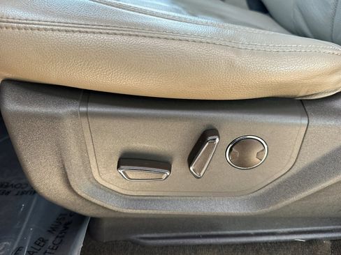Used 2019 Ford Expedition XLT w/ Equipment Group 202A RWD image 13
