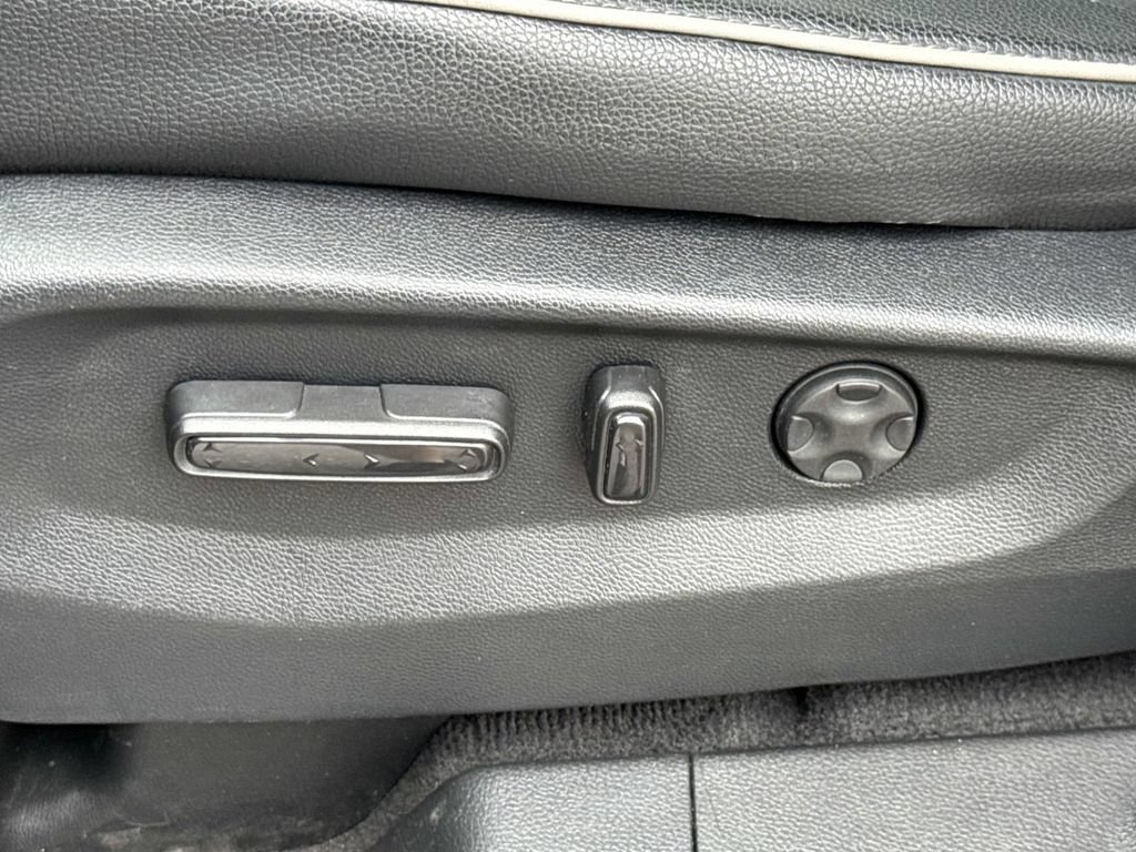 Used 2025 Honda Odyssey Touring image 17