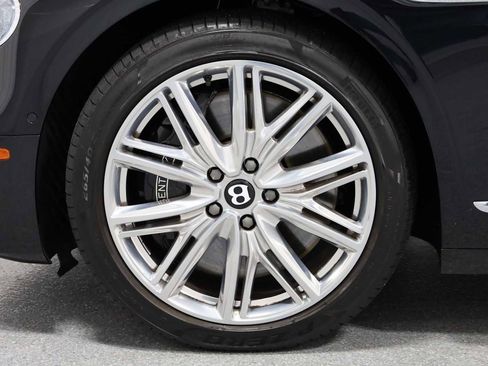 Used 2021 Bentley Flying Spur V8 image 32