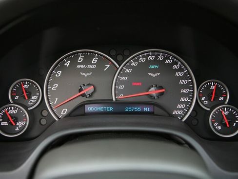 Used 2007 Chevrolet Corvette Coupe w/ Performance Package RWD image 31