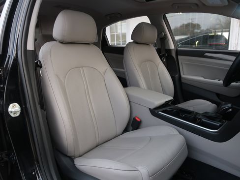 Used 2018 Hyundai Sonata Limited image 13