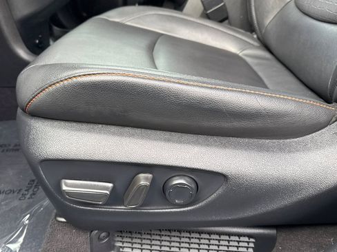 Used 2023 Toyota Sienna XSE image 14