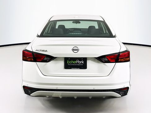 Used 2025 Nissan Altima 2.5 SV image 7