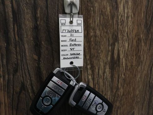 Used 2021 Ford Explorer ST w/ Premium Technology Package image 27