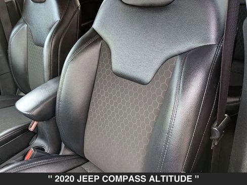 Used 2020 Jeep Compass Latitude image 15
