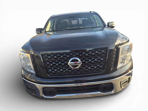 Used 2019 Nissan Titan SV w/ SV Convenience Package image 9